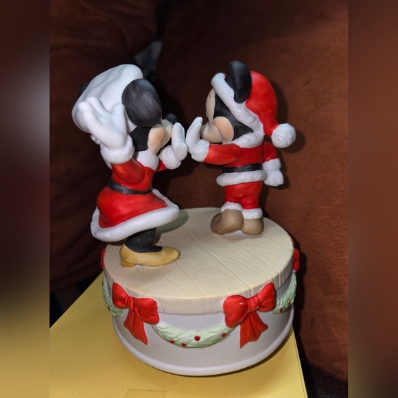 1987 Mickey And Minnie Merry Christmas Music Box By Disney And Schmid - Picture 6 of 6